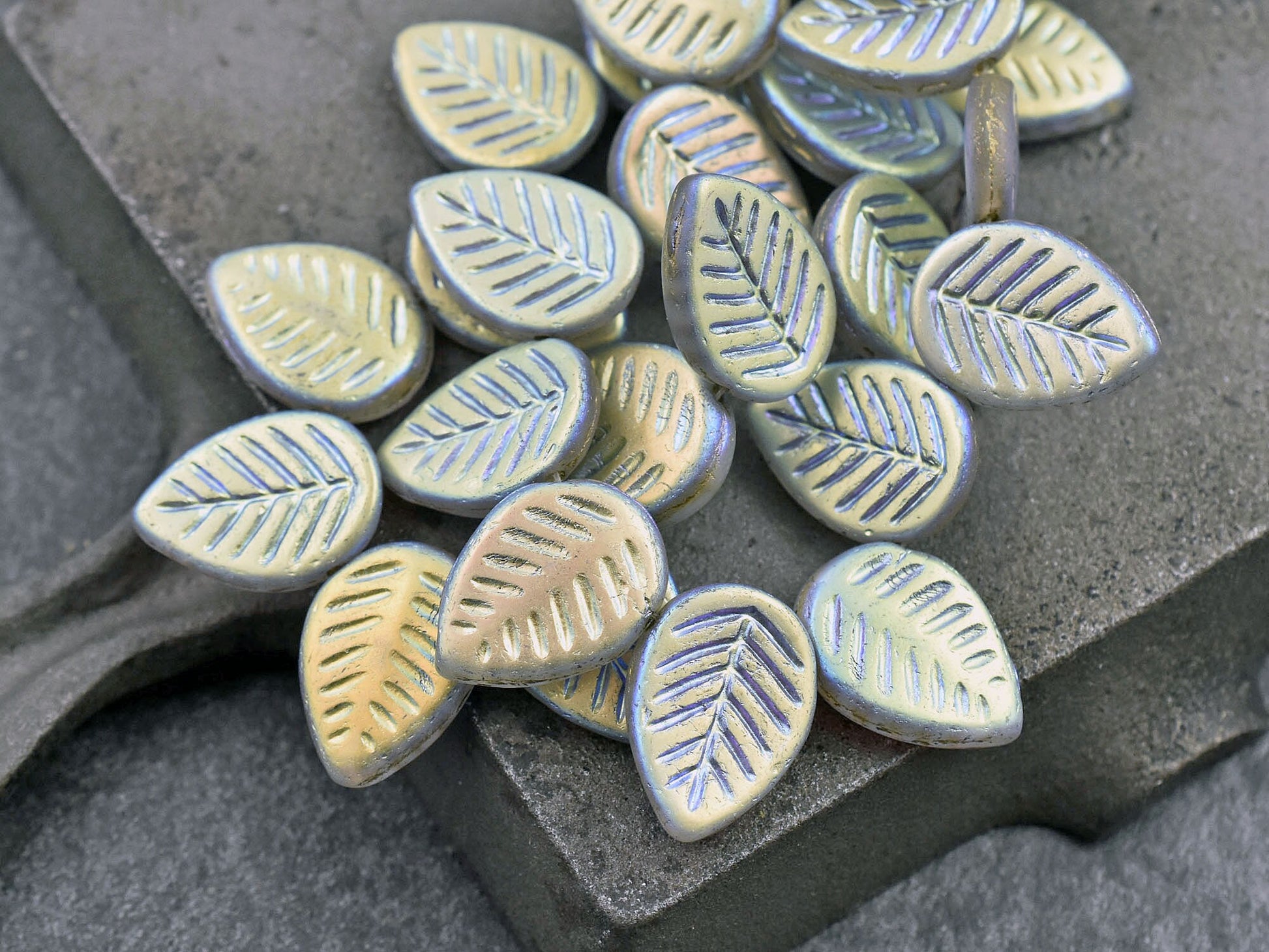 Czech Glass Beads - Leaf Beads - Picasso Beads -Top Drilled Leaf - Top Drilled Leaves - Top Hole - 16x12mm - 15pcs - (4192)
