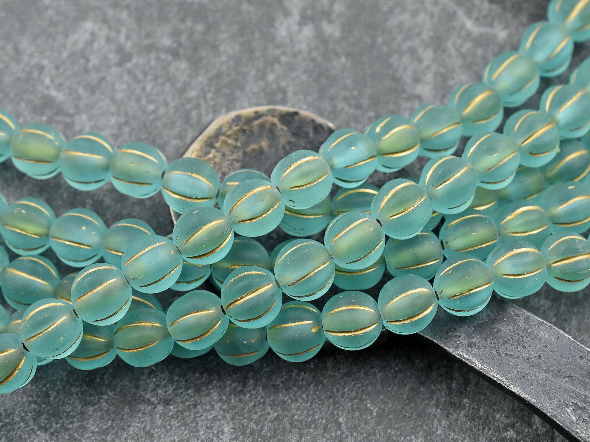 Melon Beads - Czech Glass Beads - Round Beads - New Czech Beads - 8mm - 16pcs - (2709)