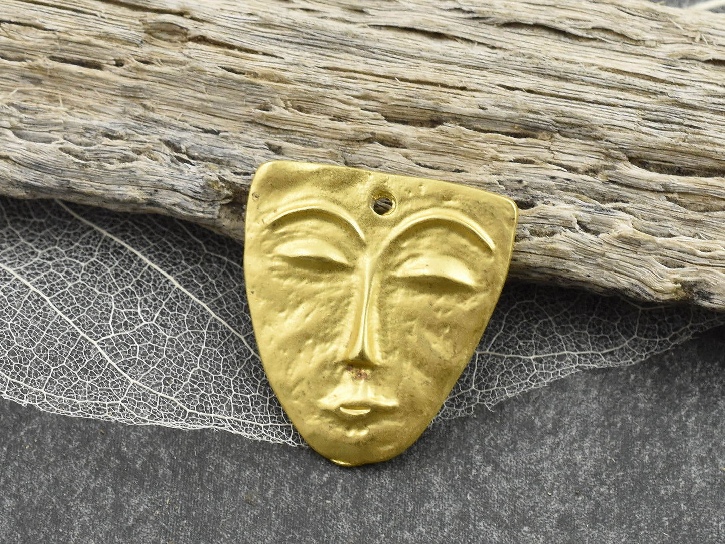 Mayan Charms - Metal Charms - Mask Charms - Gold Charms - 25x24mm - 5pcs - (653)