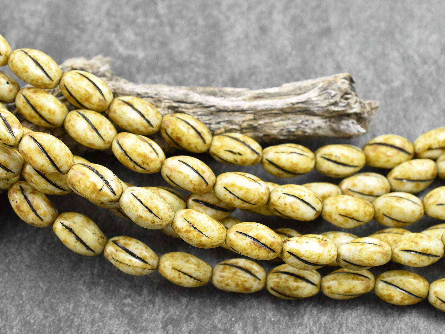 Picasso Beads - Czech Glass Beads - Oval Beads - Coffee Bean Beads - 16pcs - 8x11mm - (1767)