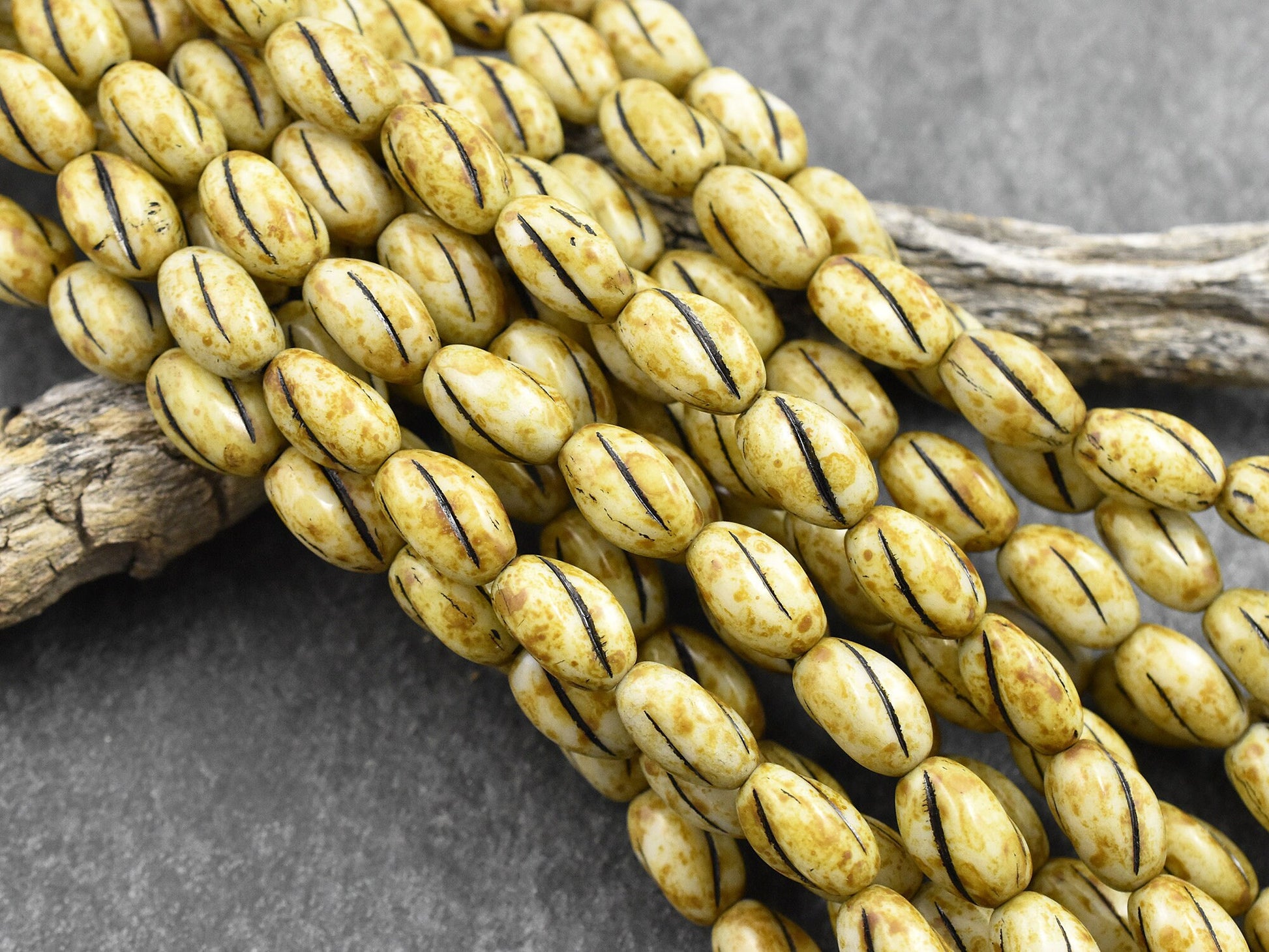 Picasso Beads - Czech Glass Beads - Oval Beads - Coffee Bean Beads - 16pcs - 8x11mm - (1767)