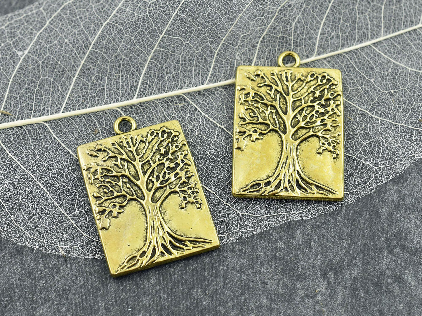 Tree Of Life Pendant - Gold Pendants - Metal Pendants - Tree of Life Charm - Gold Charms - 32x22mm - 5pcs - (B711)
