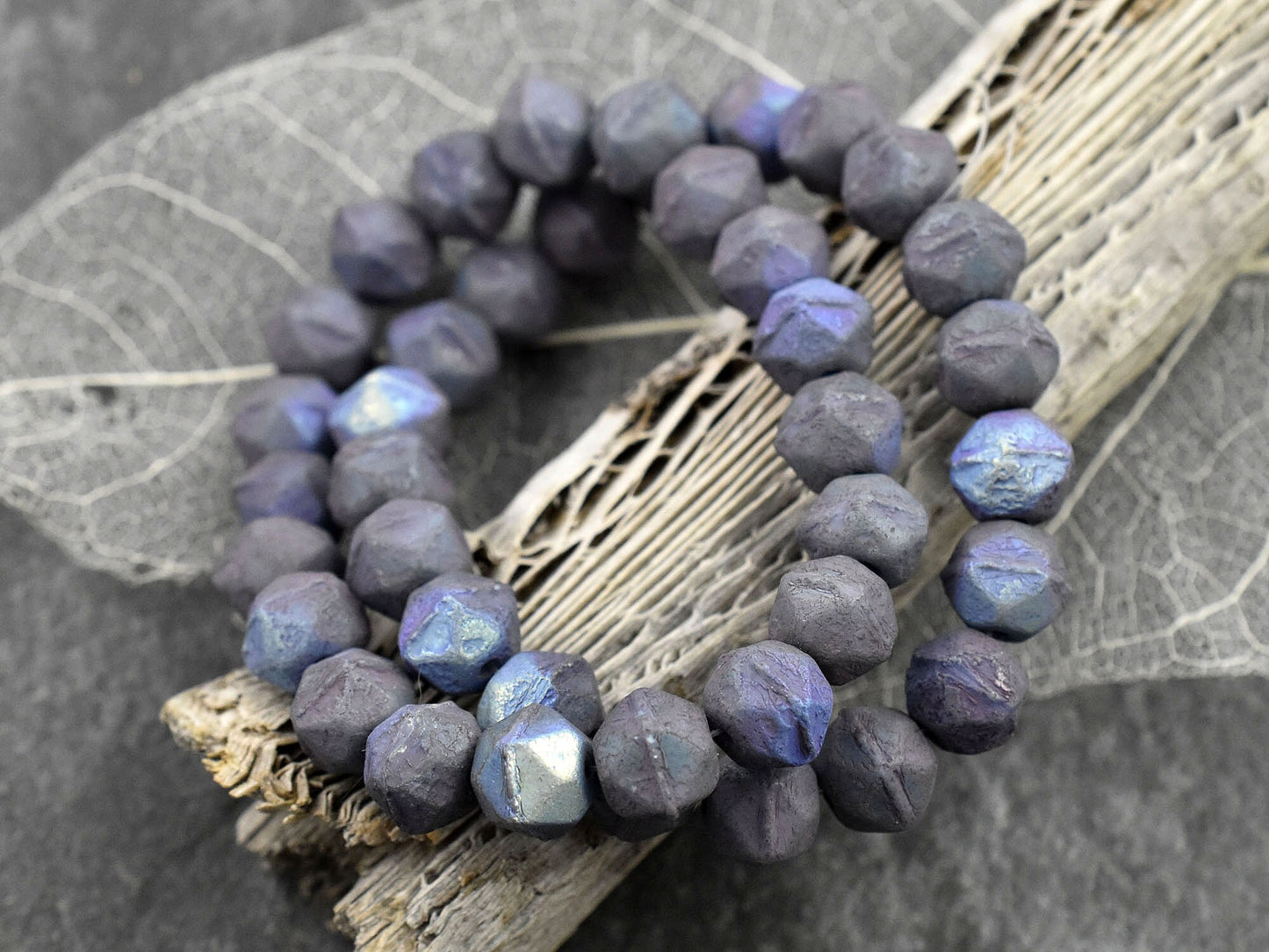 Czech Glass Beads - Purple Beads - English Cut Beads - Round Beads - Antique Cut - 8mm - 20pcs - (3941)