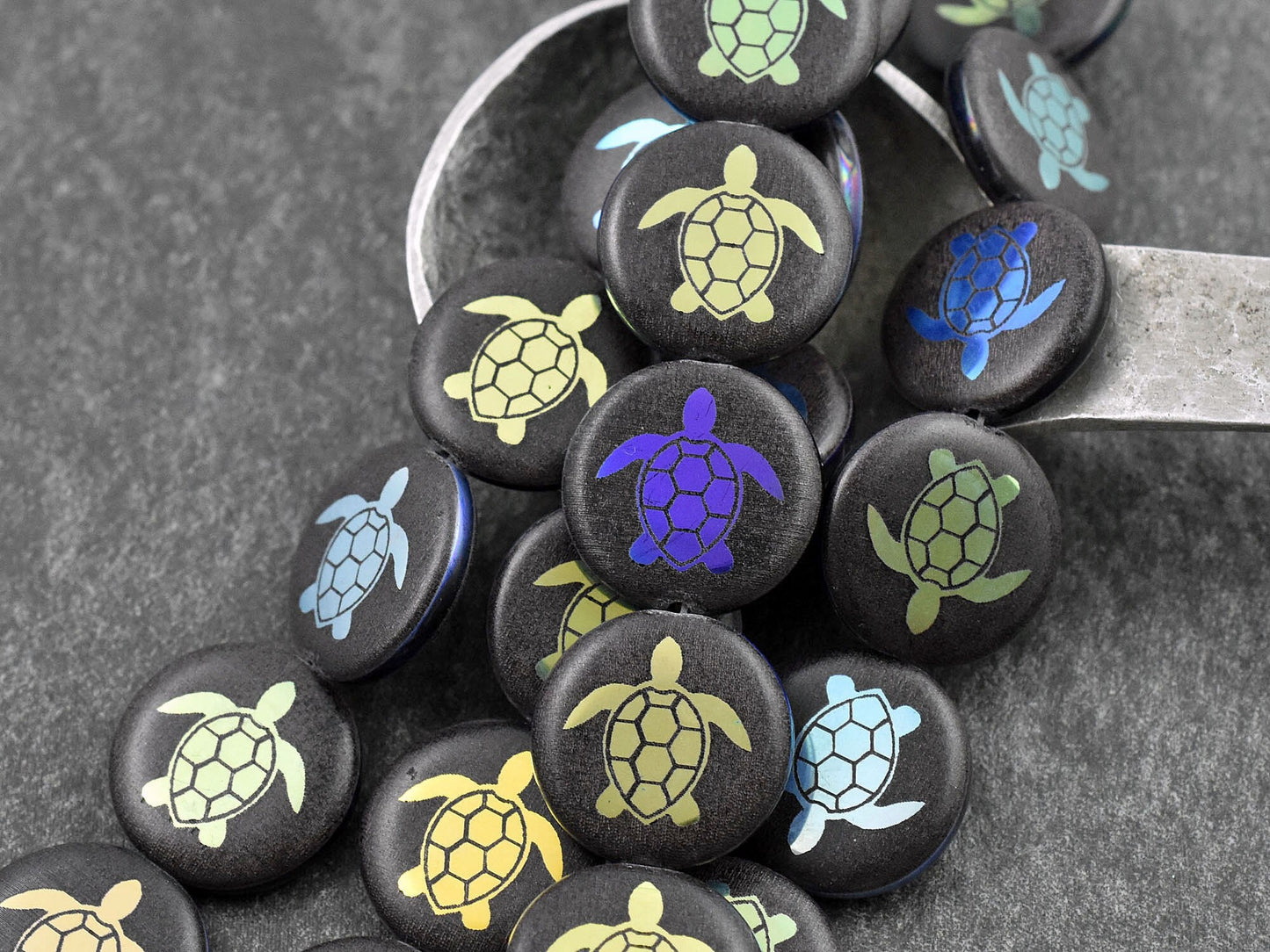 Turtle Beads - Czech Glass Beads - Laser Etched Beads - Sealife Beads - Laser Tattoo Beads - 17mm - 8pcs - (B714)