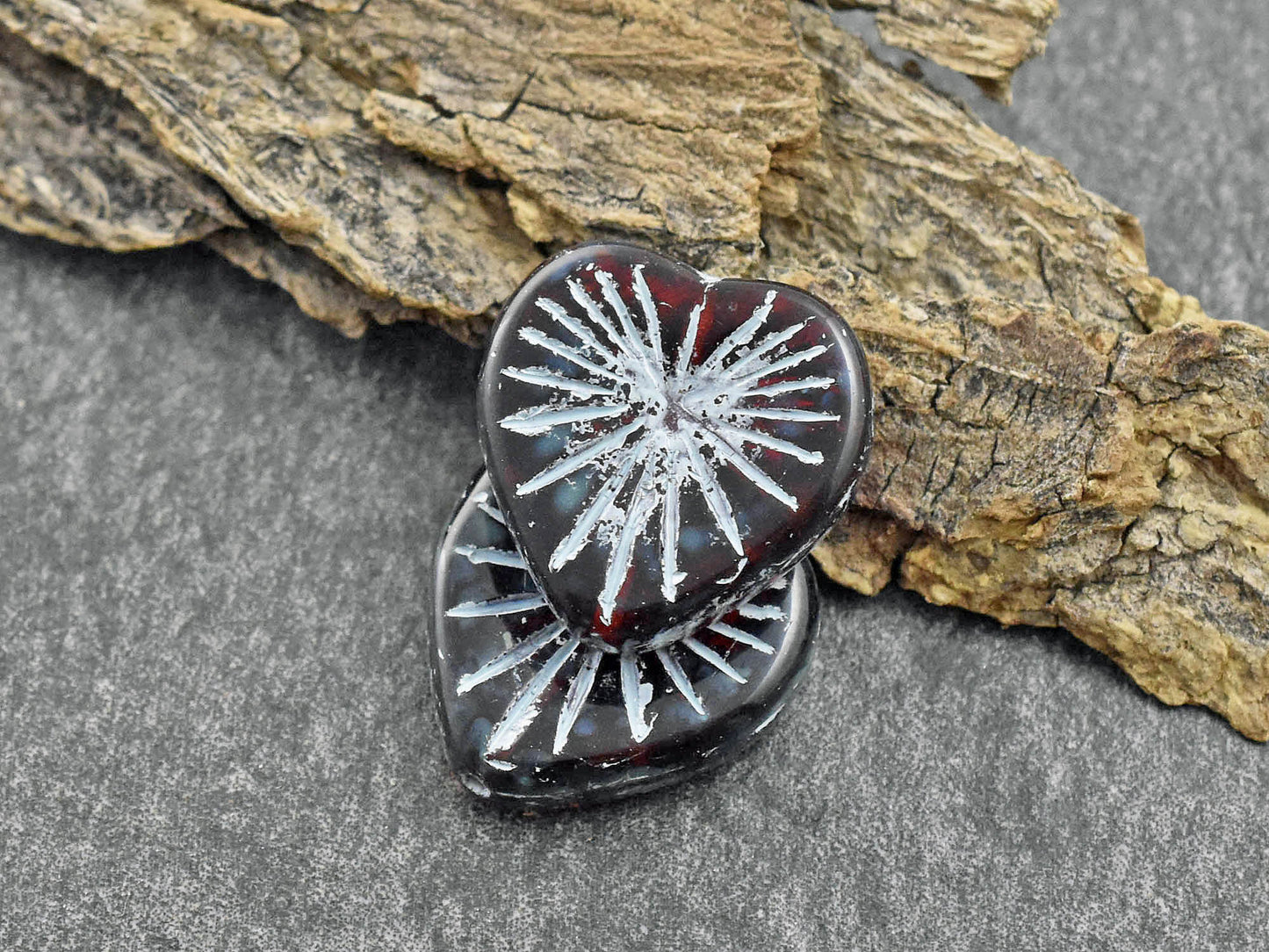 Red Heart Beads - Czech Glass Beads - Czech Glass Heart - Focal Beads - 18mm - 6pcs - (466)