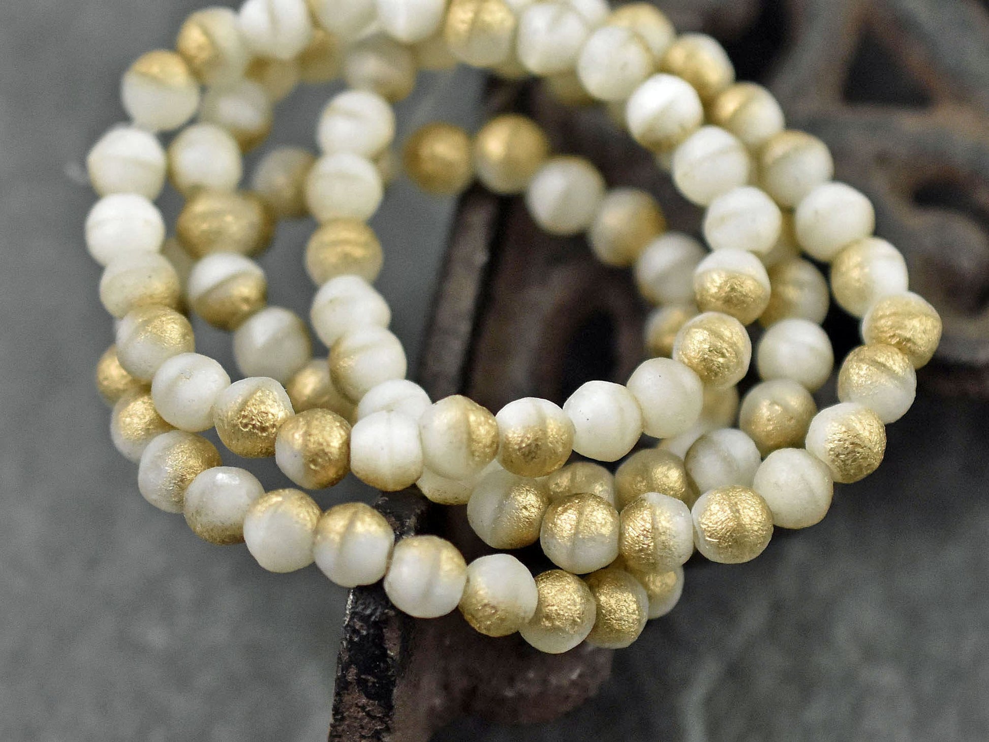 Czech Glass Beads - Round Beads - Druk Beads - Spacer Beads - 50pcs - 5mm - (B99)