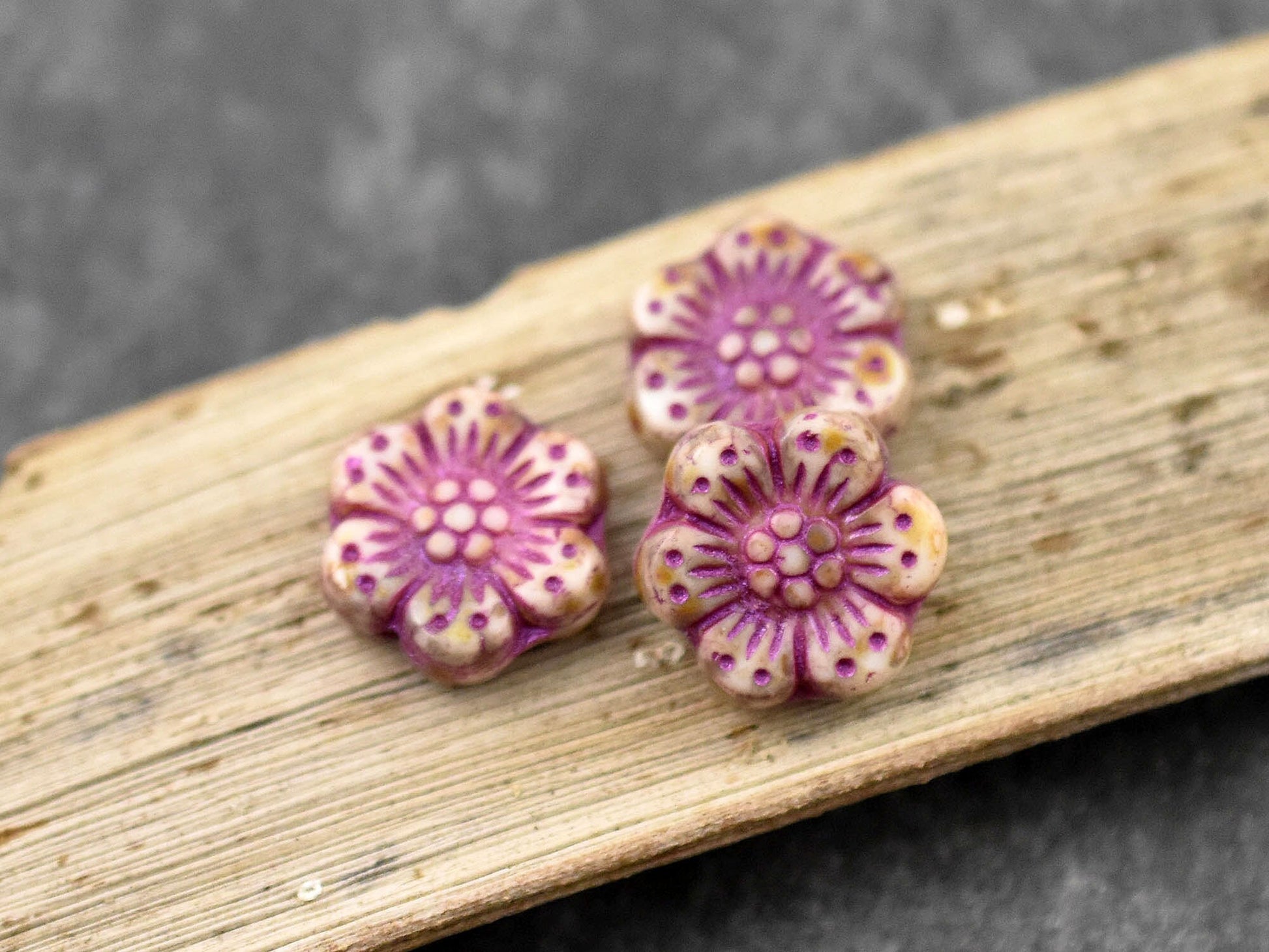 Picasso Beads - Czech Glass Beads - Flower Beads - Floral Beads - Wildflower Beads - Czech Glass Flowers - 14mm - 12pcs - (2322)